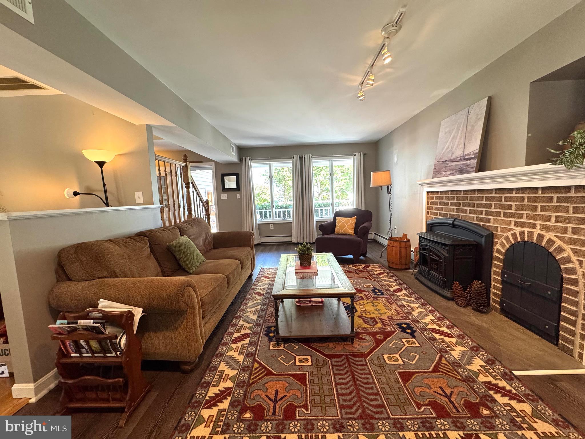 211 QUEEN ANNE ROAD