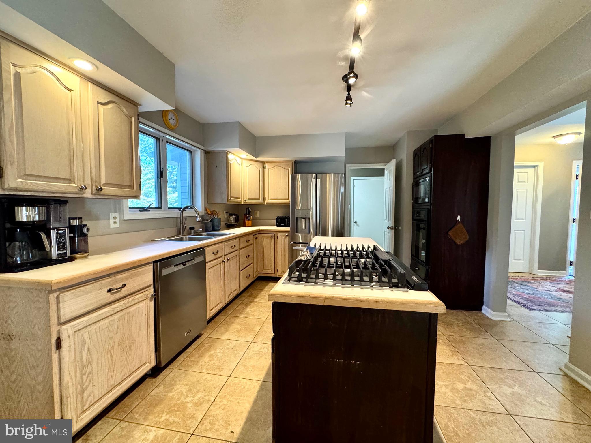211 QUEEN ANNE ROAD