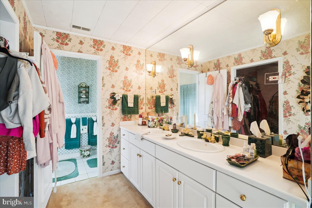 8623 NORTHBEND CIRCLE