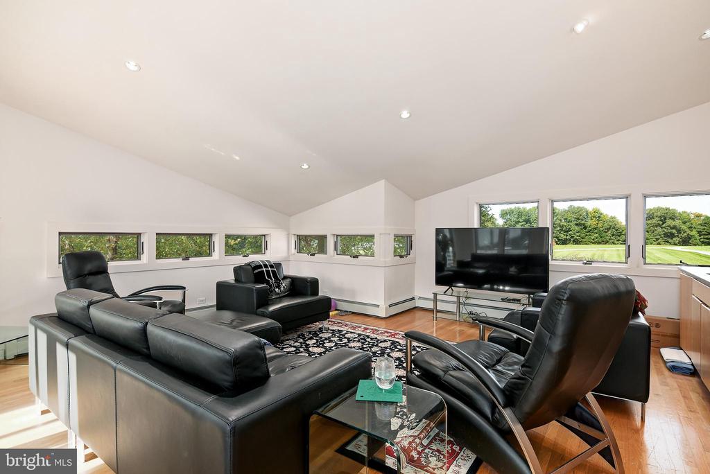 10205 KINTORE DRIVE