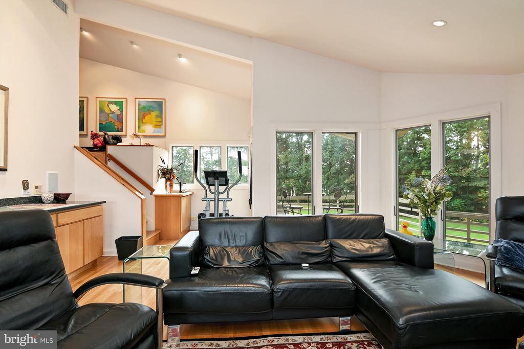 10205 KINTORE DRIVE