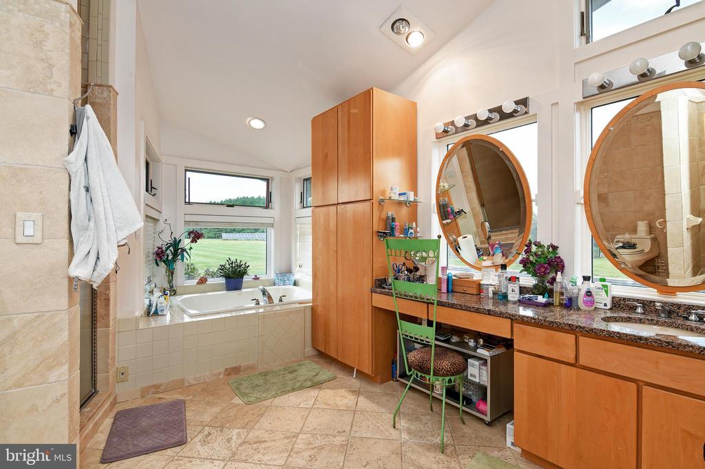 10205 KINTORE DRIVE