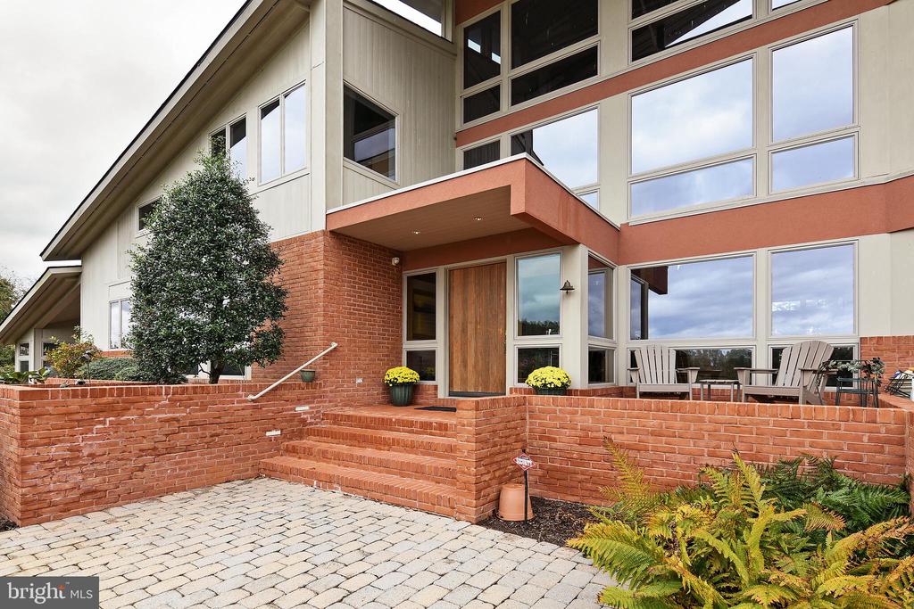 10205 KINTORE DRIVE