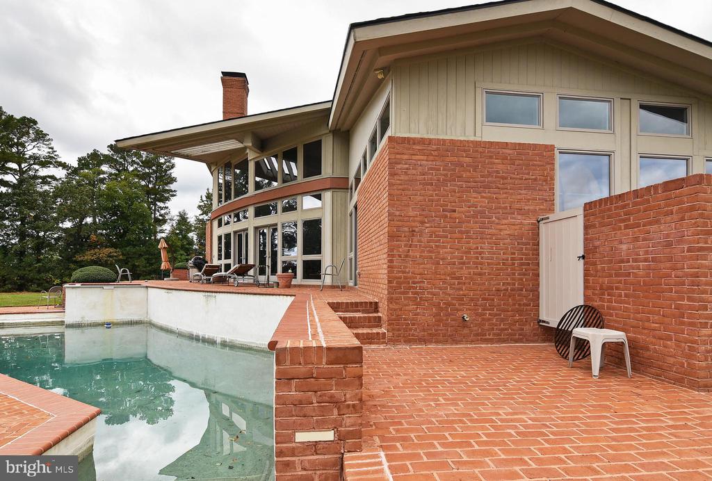 10205 KINTORE DRIVE