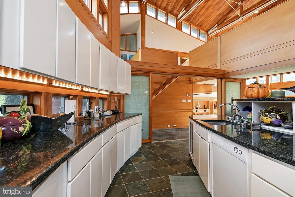 10205 KINTORE DRIVE