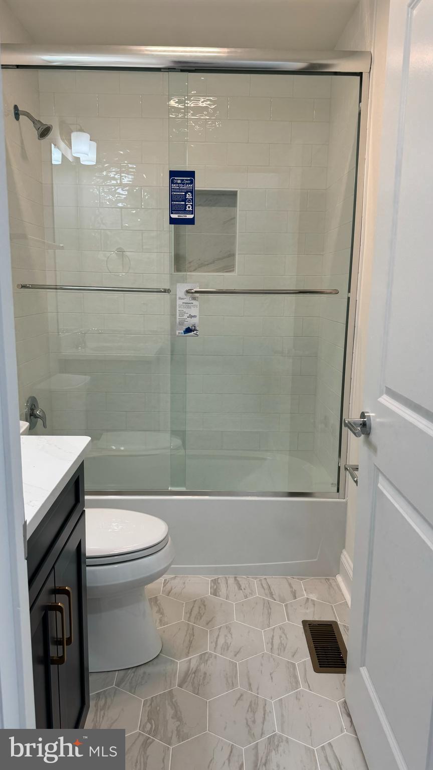 300 DIXON STREET 208