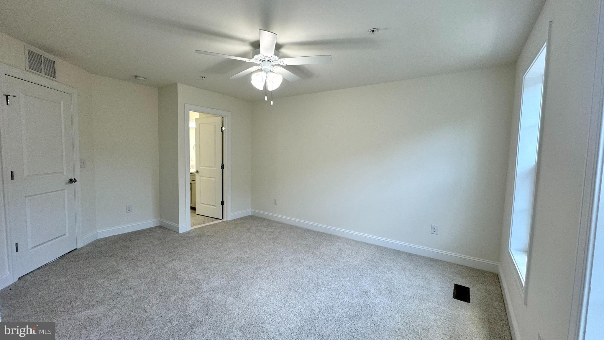 300 DIXON STREET 208