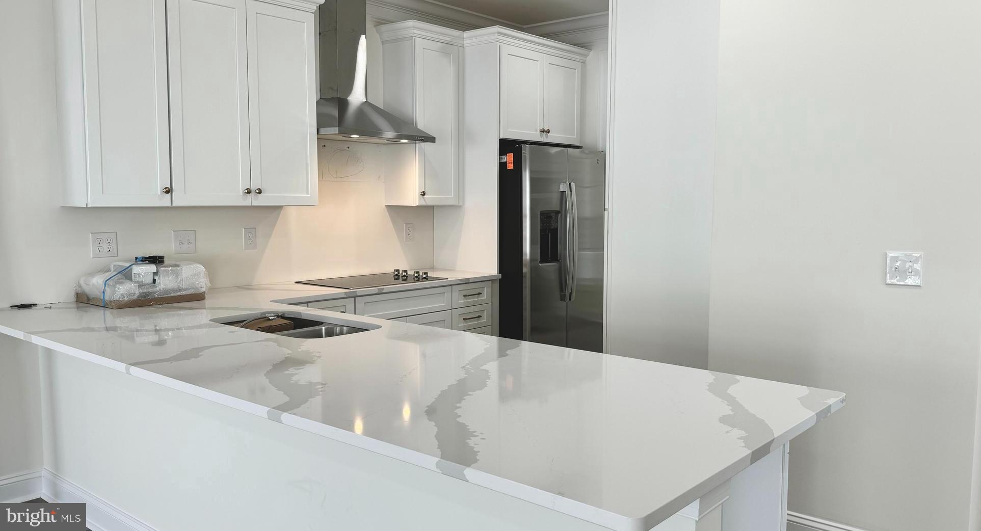 300 DIXON STREET 208