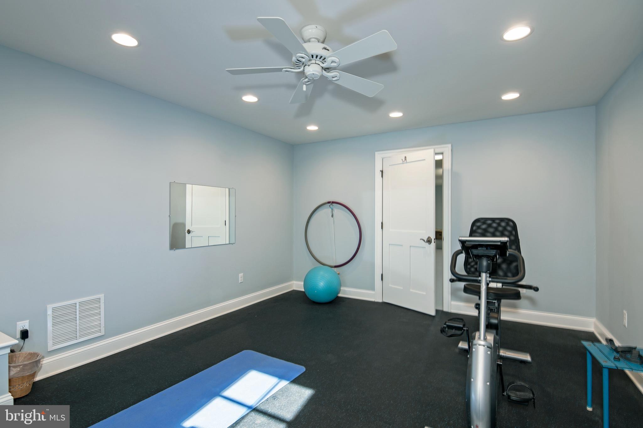 26404 PRESQUILE DRIVE N