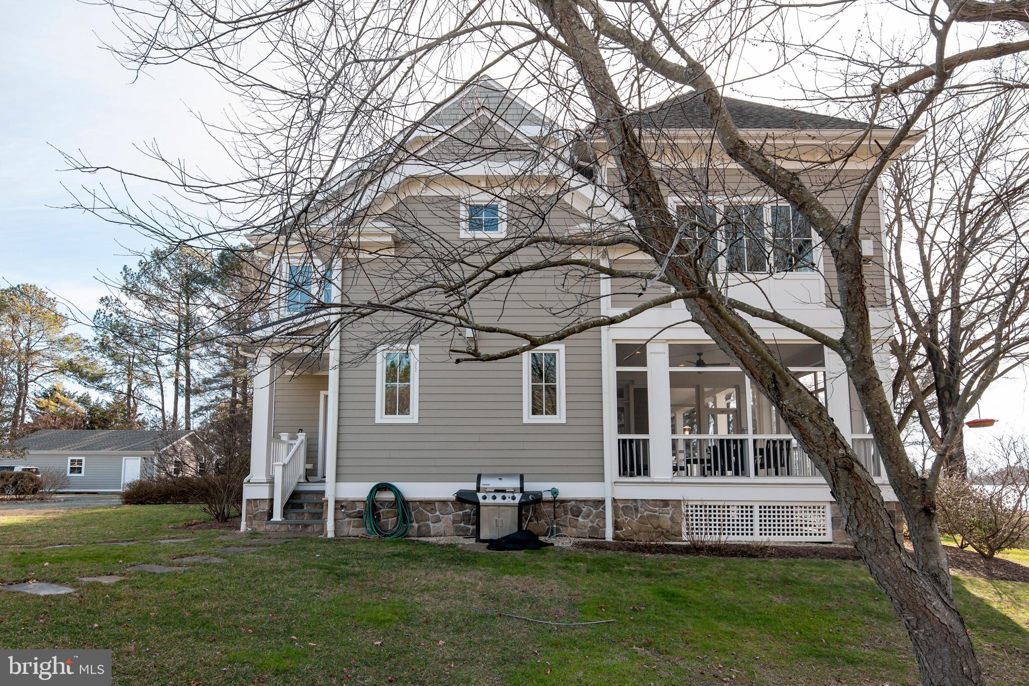 26404 PRESQUILE DRIVE N