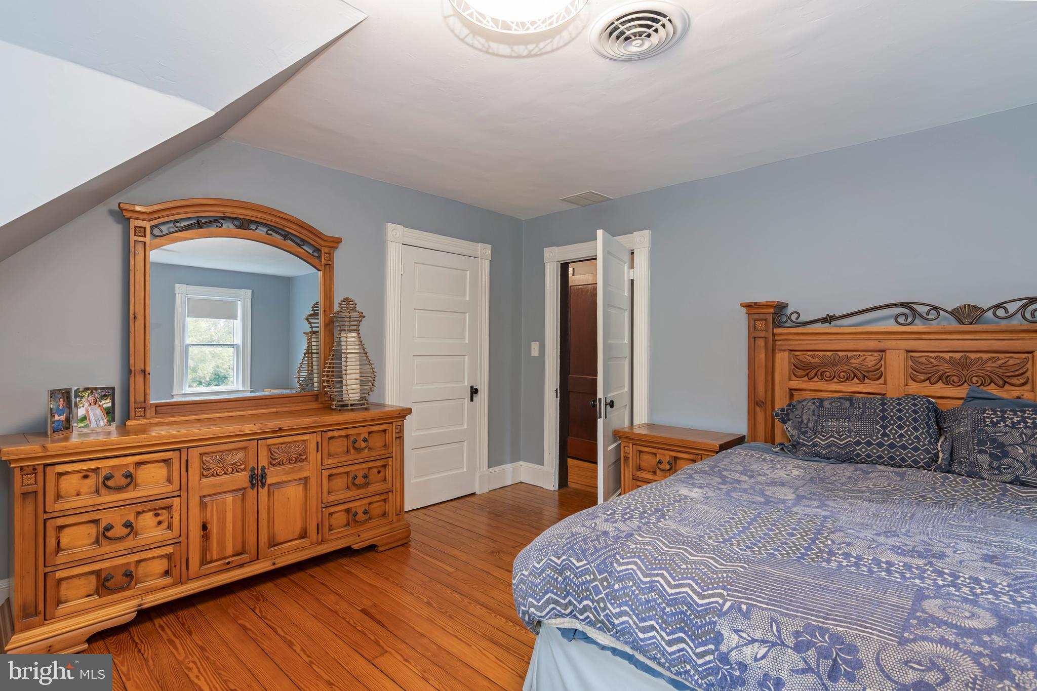 127 S HARRISON STREET