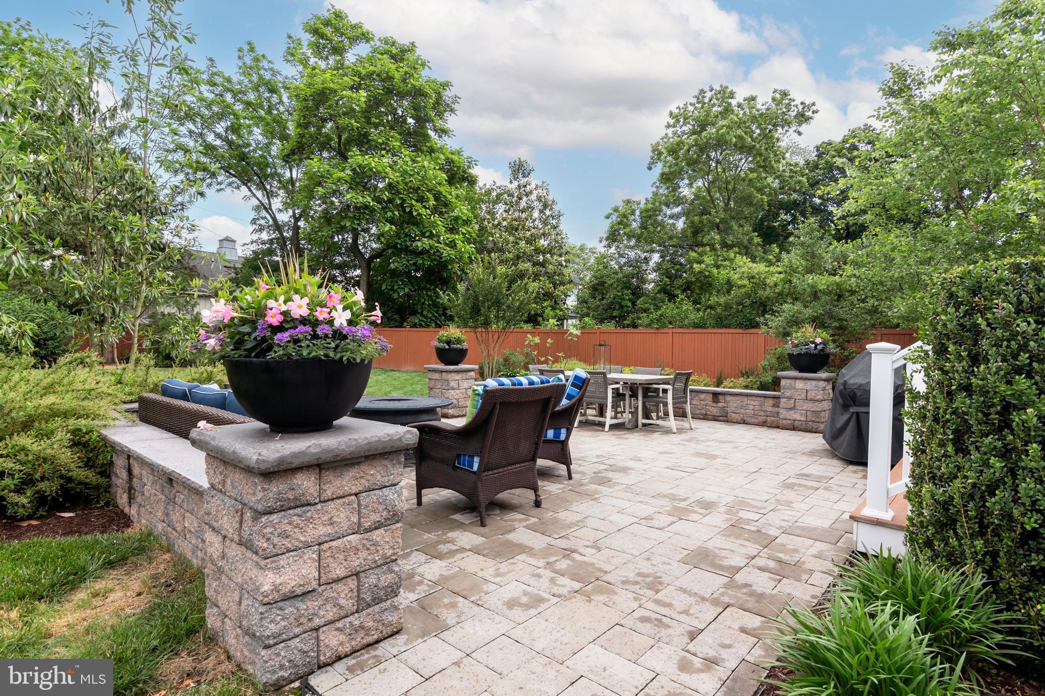 127 S HARRISON STREET