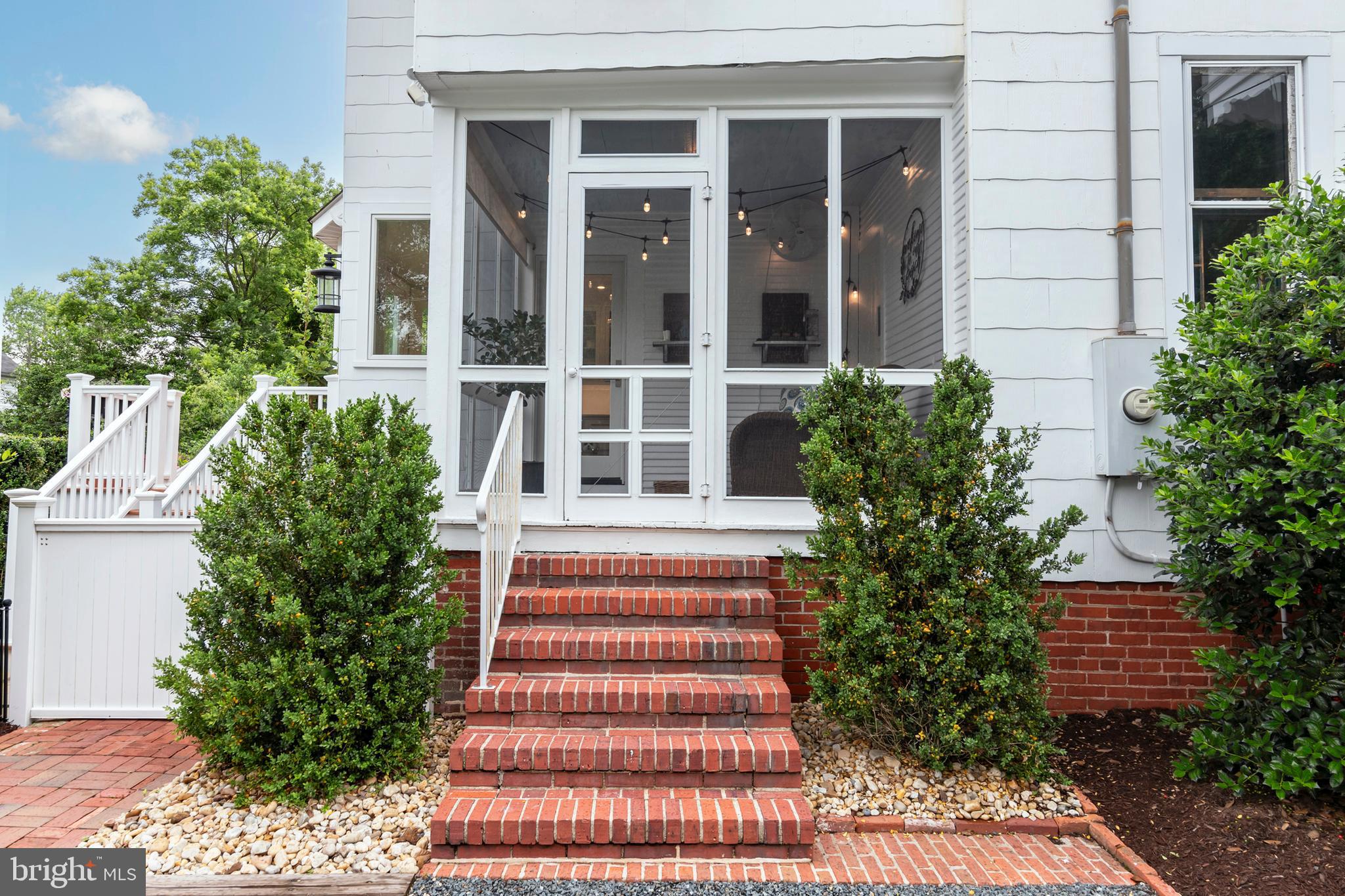 127 S HARRISON STREET