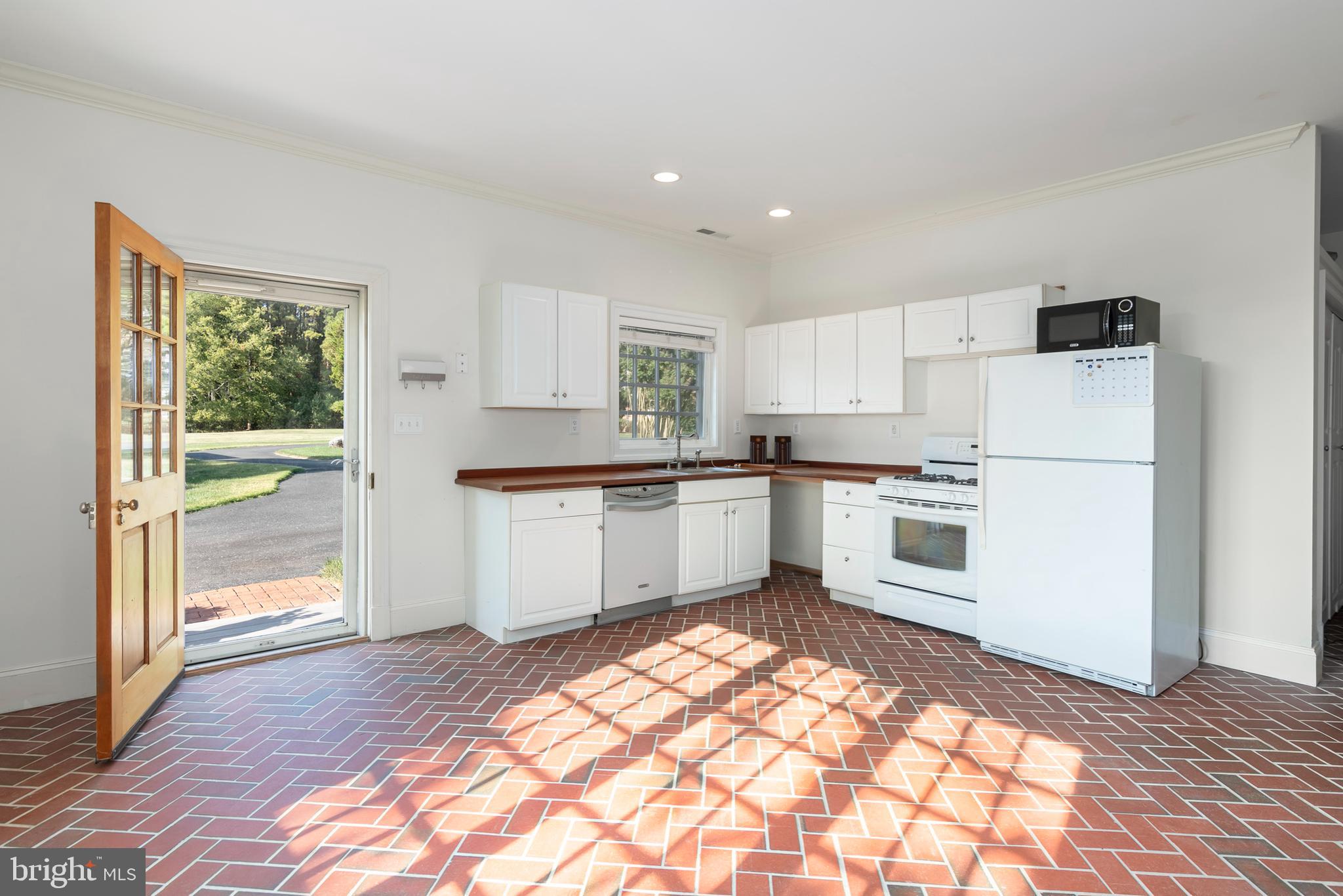 6398 HOPKINS NECK ROAD