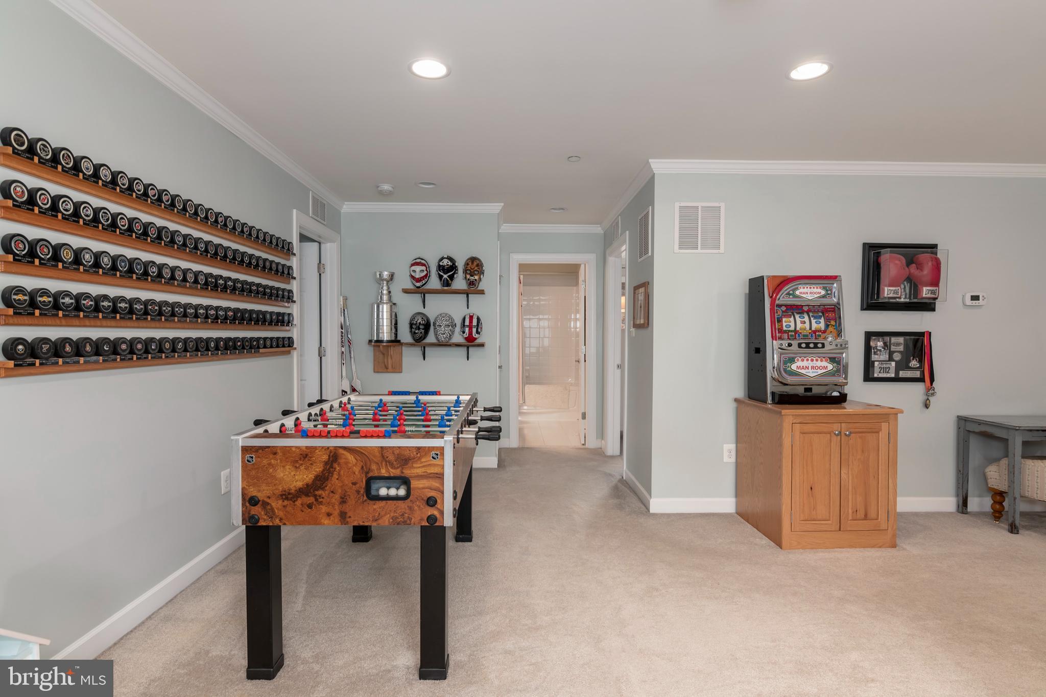 8060 EASTON VILLAGE DRIVE