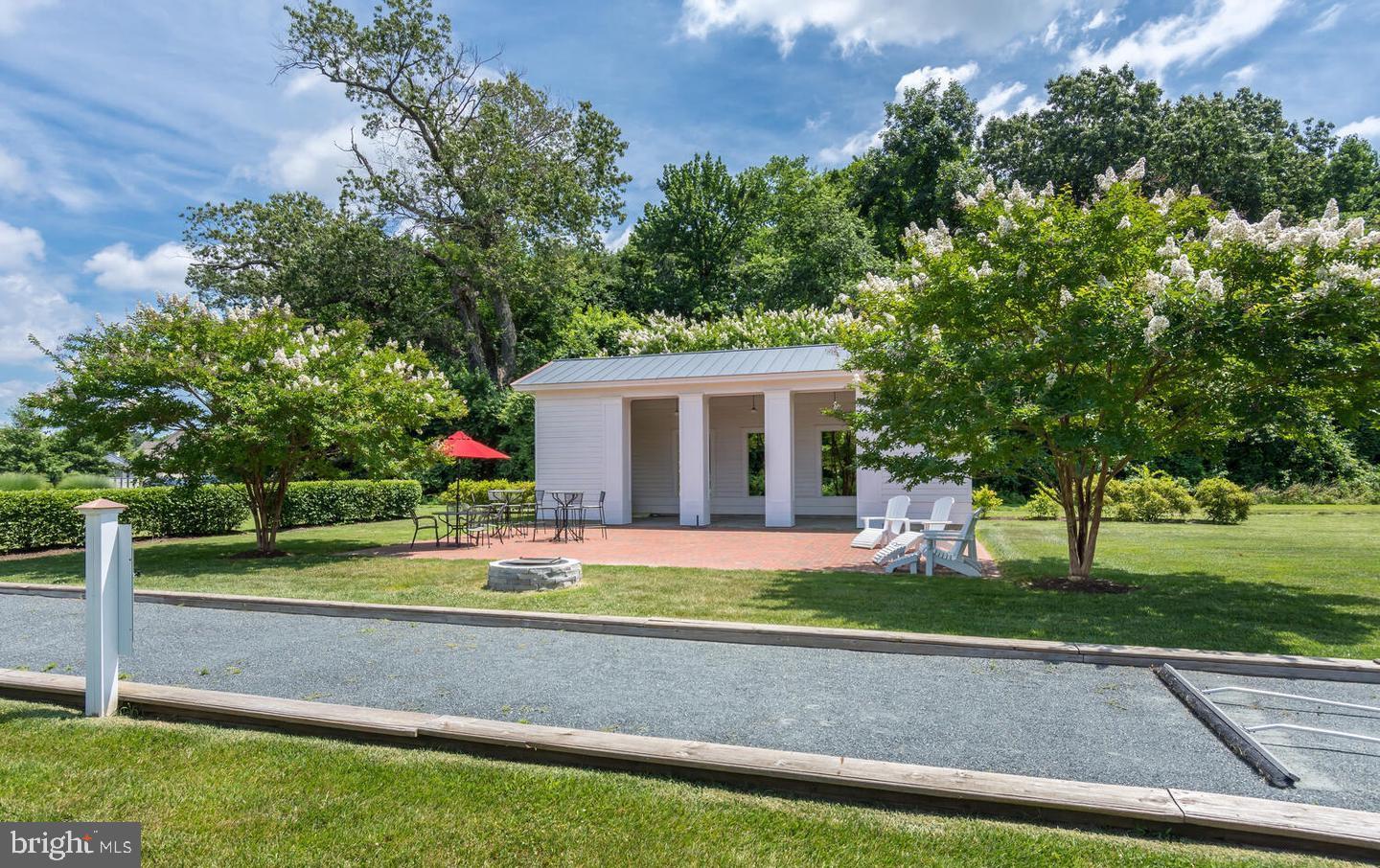 8060 EASTON VILLAGE DRIVE