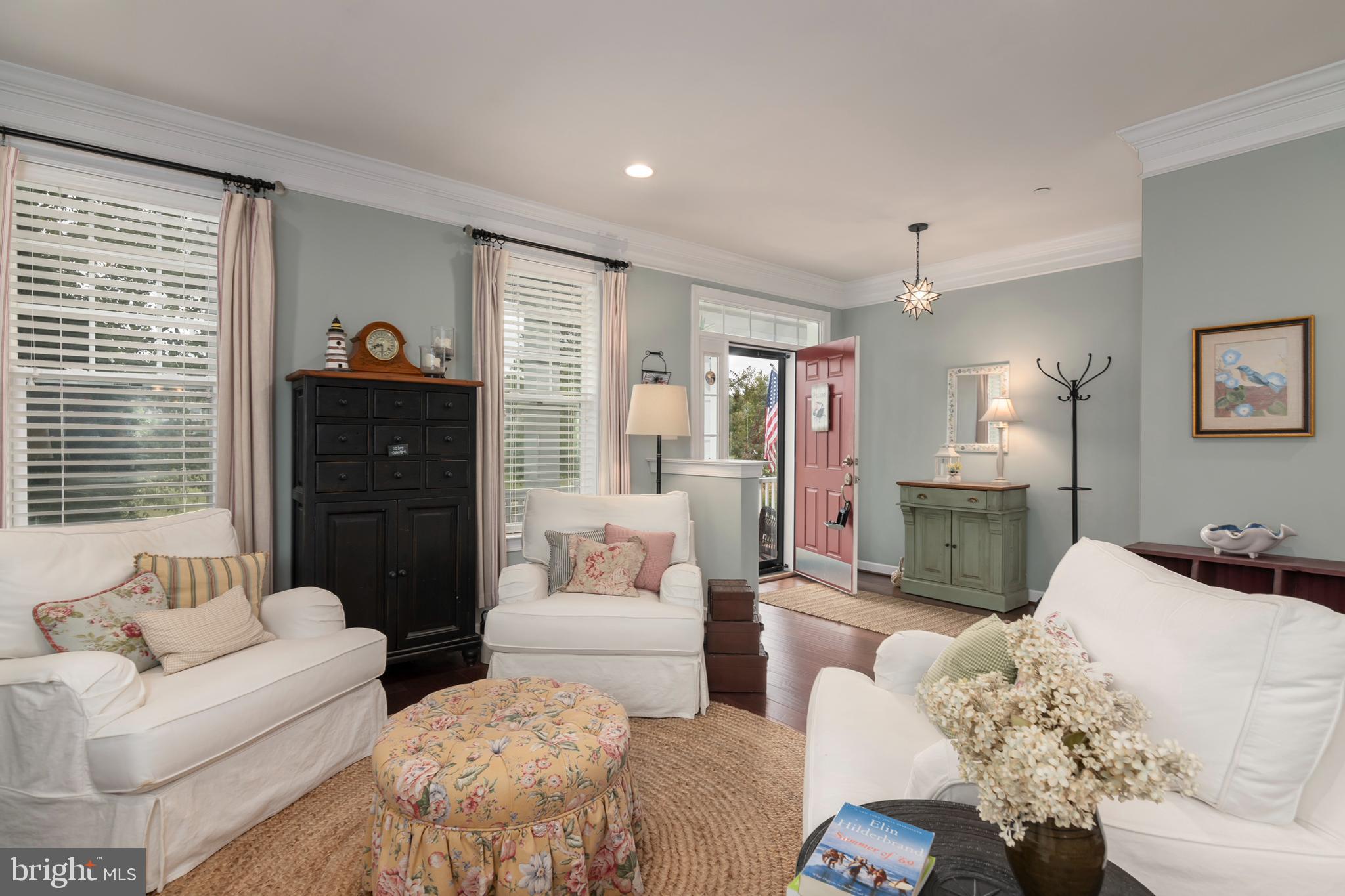 8060 EASTON VILLAGE DRIVE