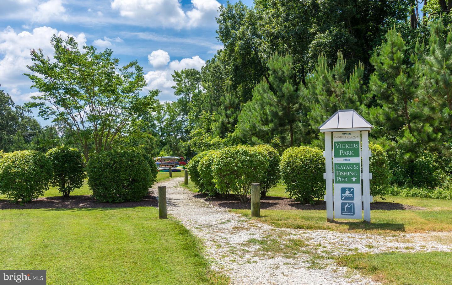 8060 EASTON VILLAGE DRIVE