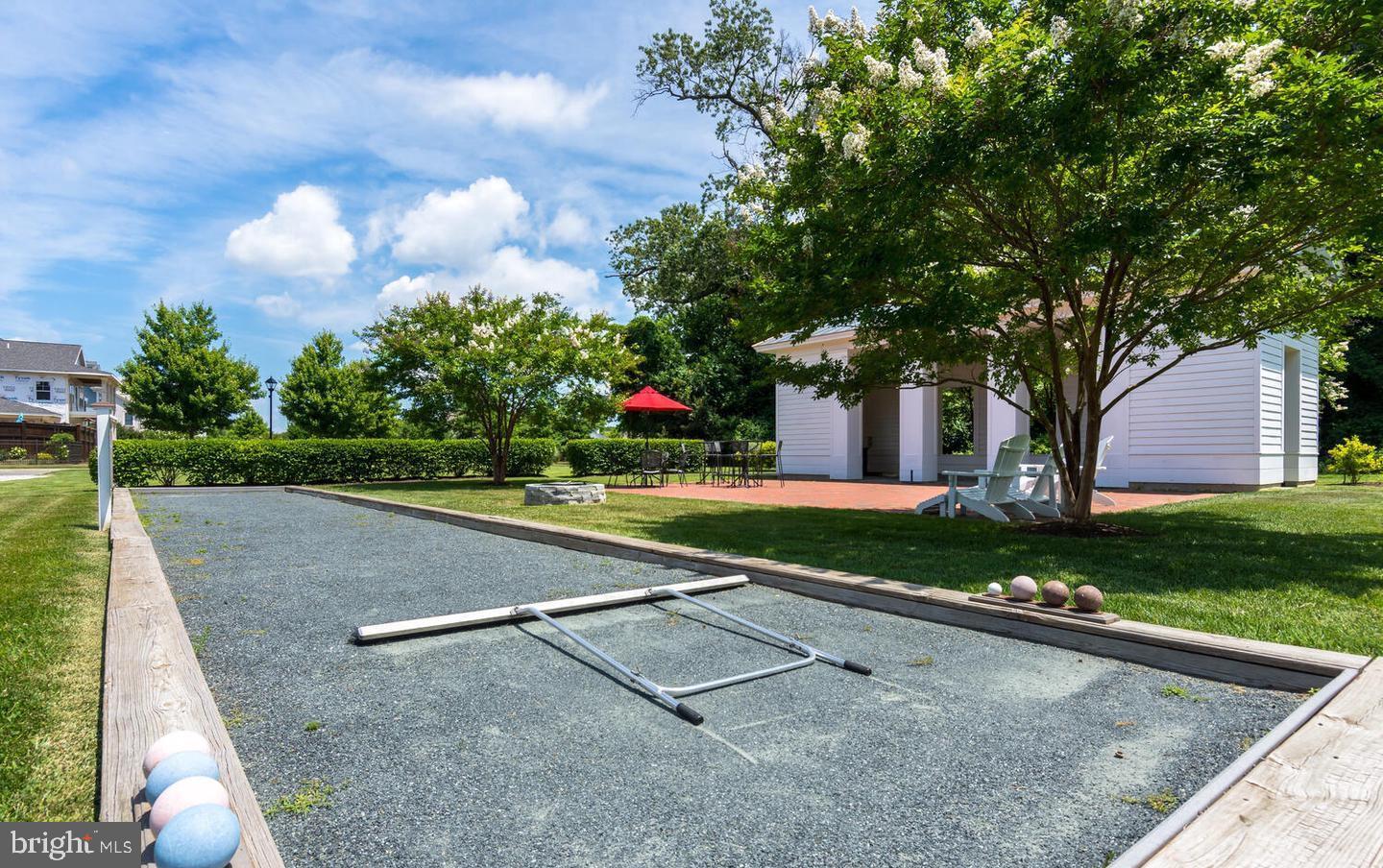 8060 EASTON VILLAGE DRIVE