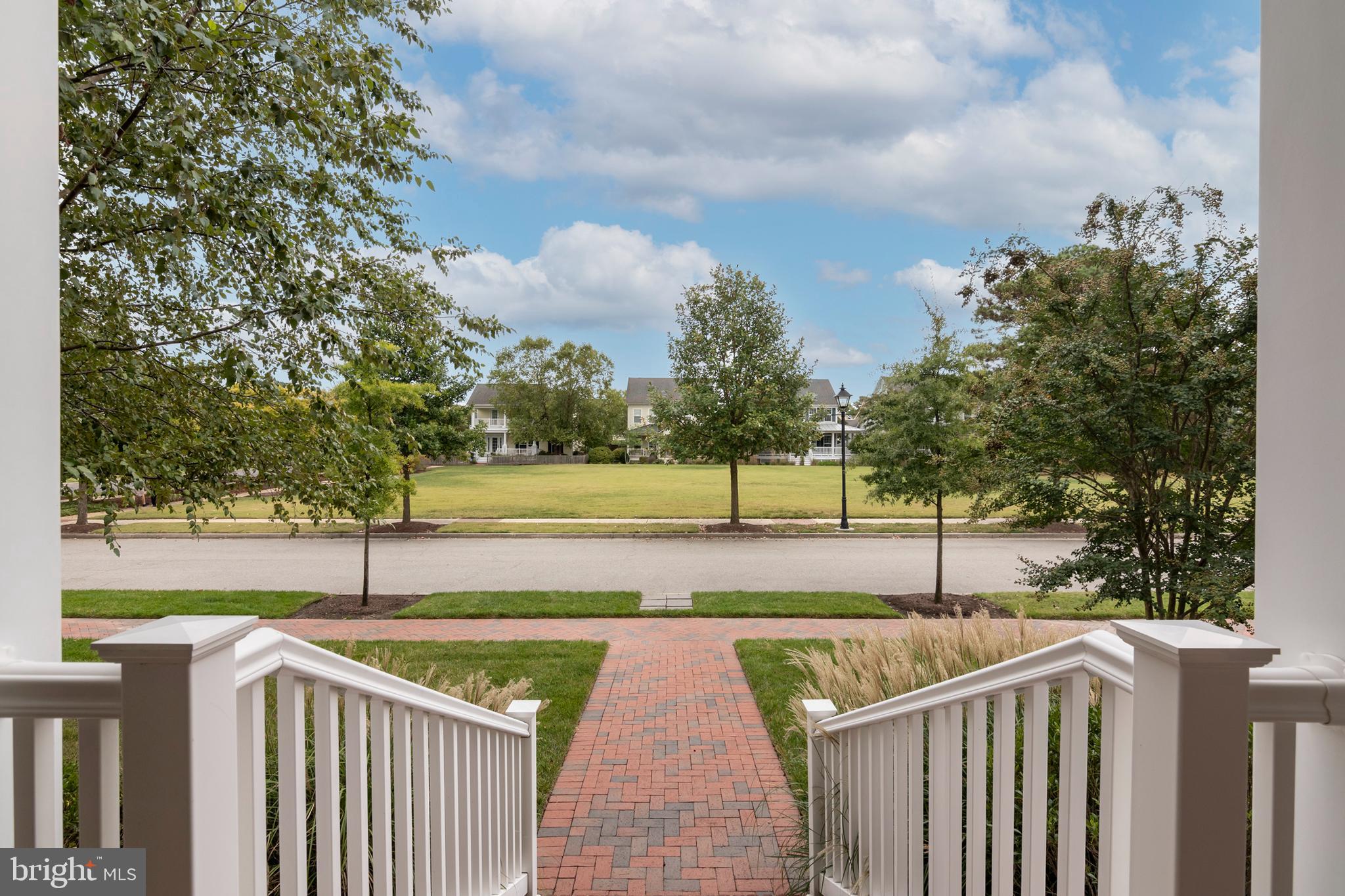 8060 EASTON VILLAGE DRIVE