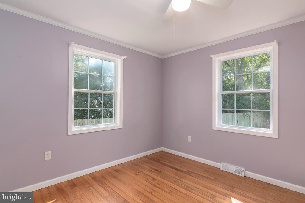 10 WILLIS AVENUE
