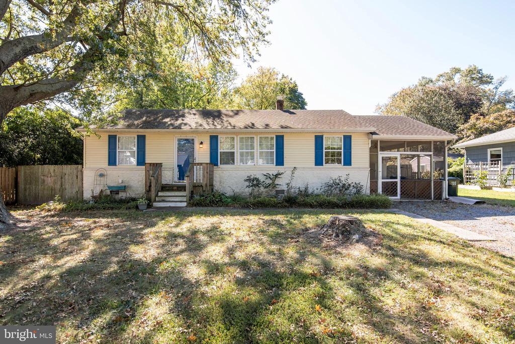 10 WILLIS AVENUE