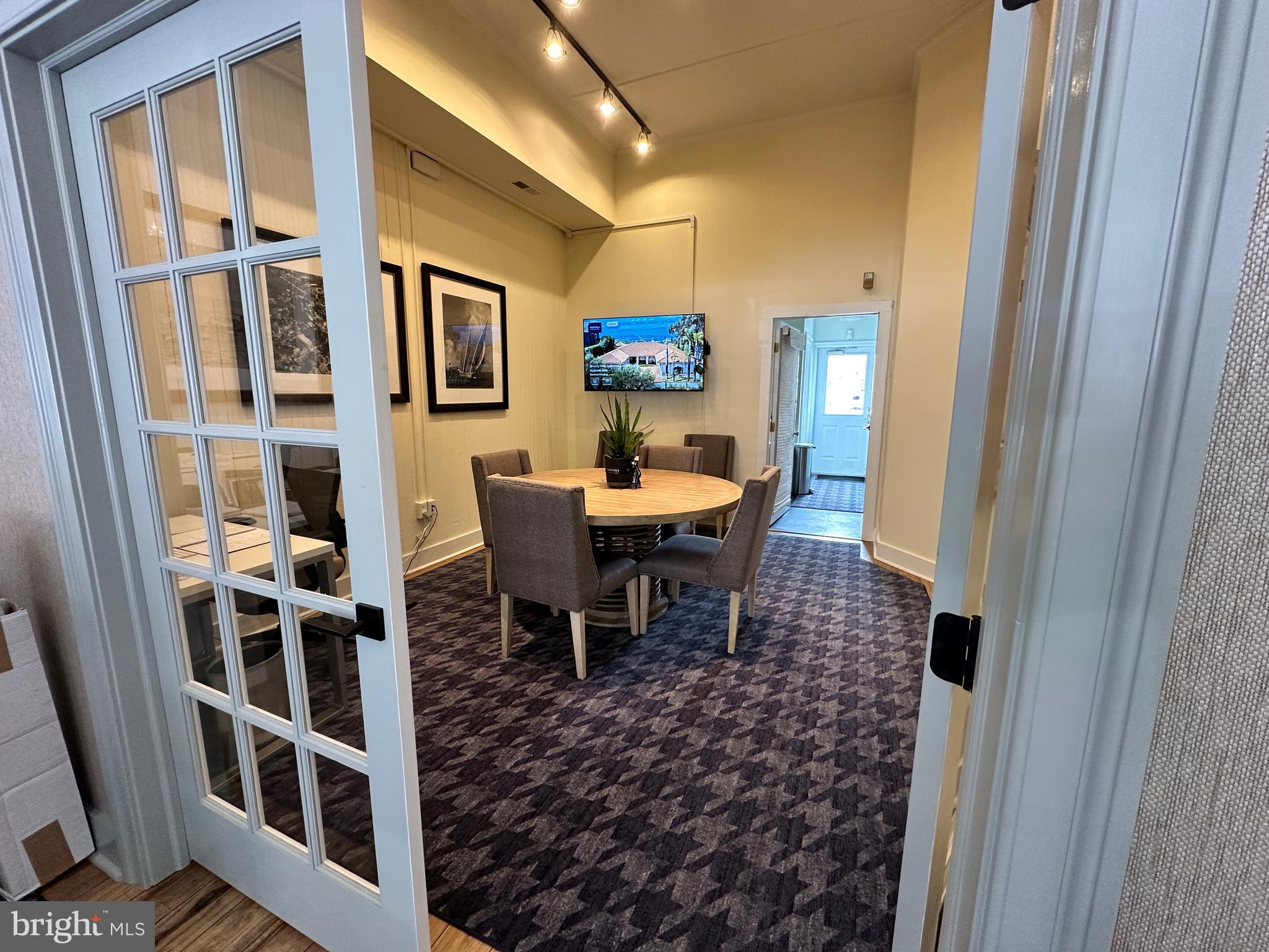 17 GOLDSBOROUGH STREET