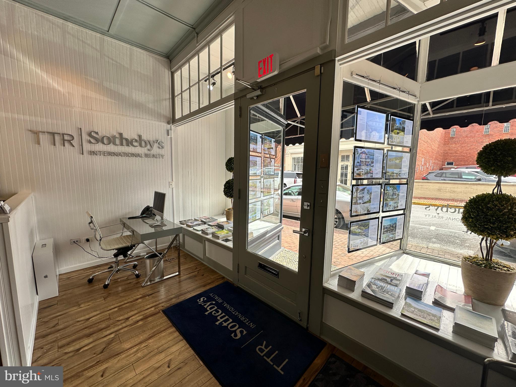 17 GOLDSBOROUGH STREET