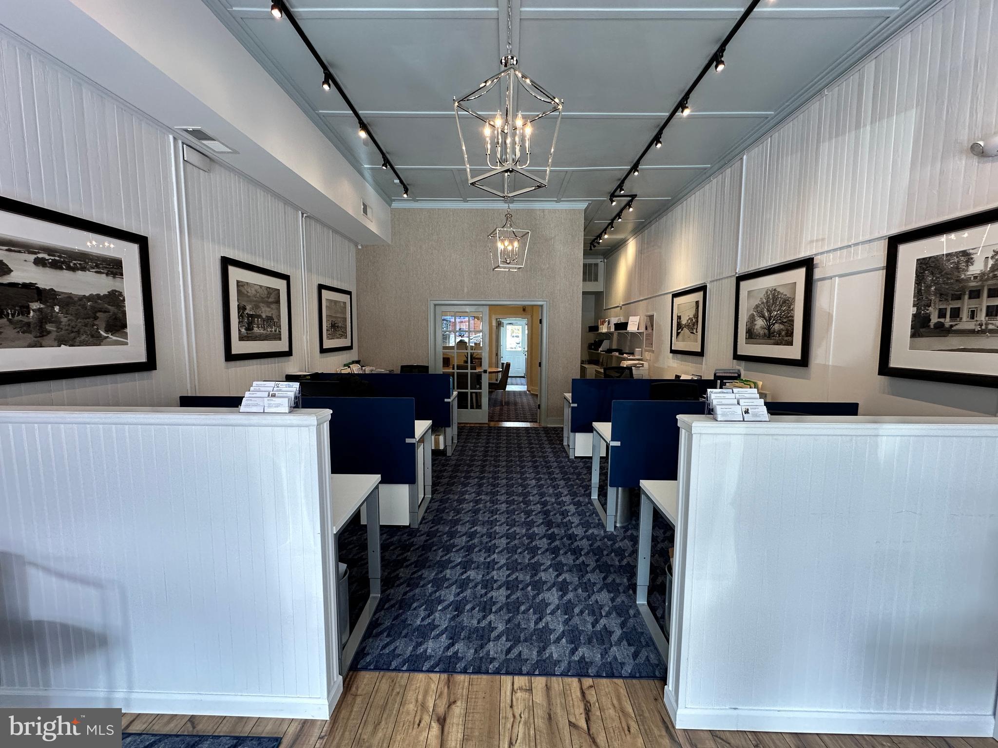 17 GOLDSBOROUGH STREET