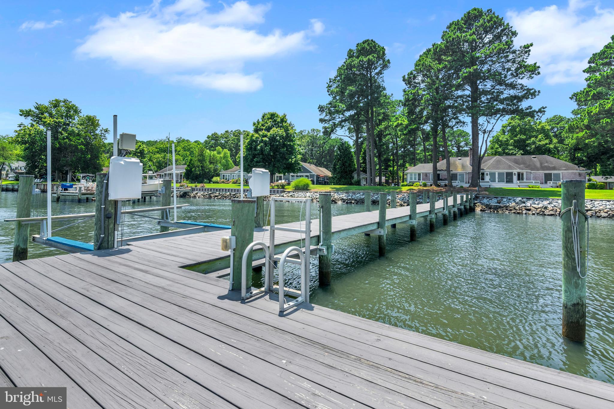 900 RIVERVIEW TERRACE