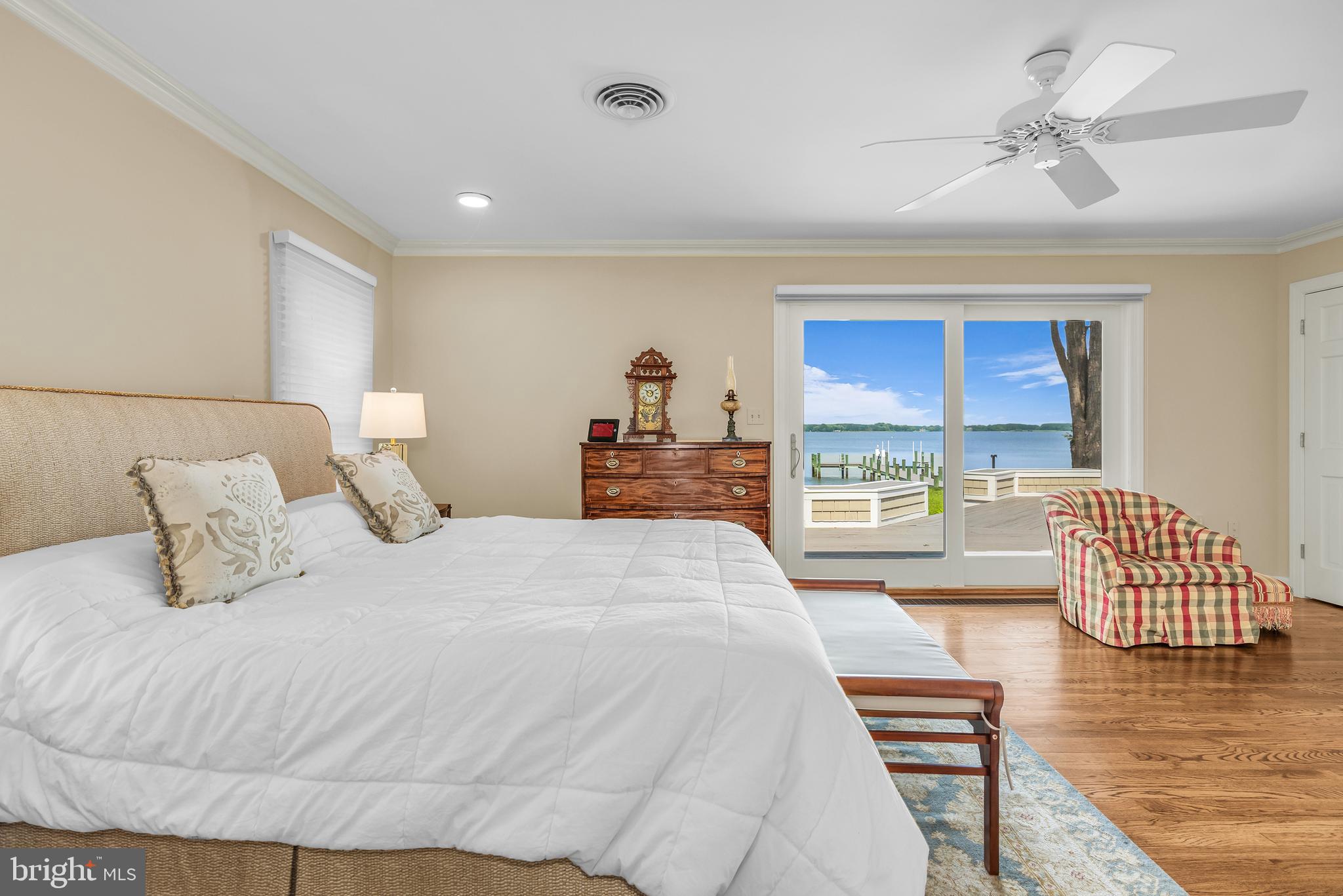 900 RIVERVIEW TERRACE