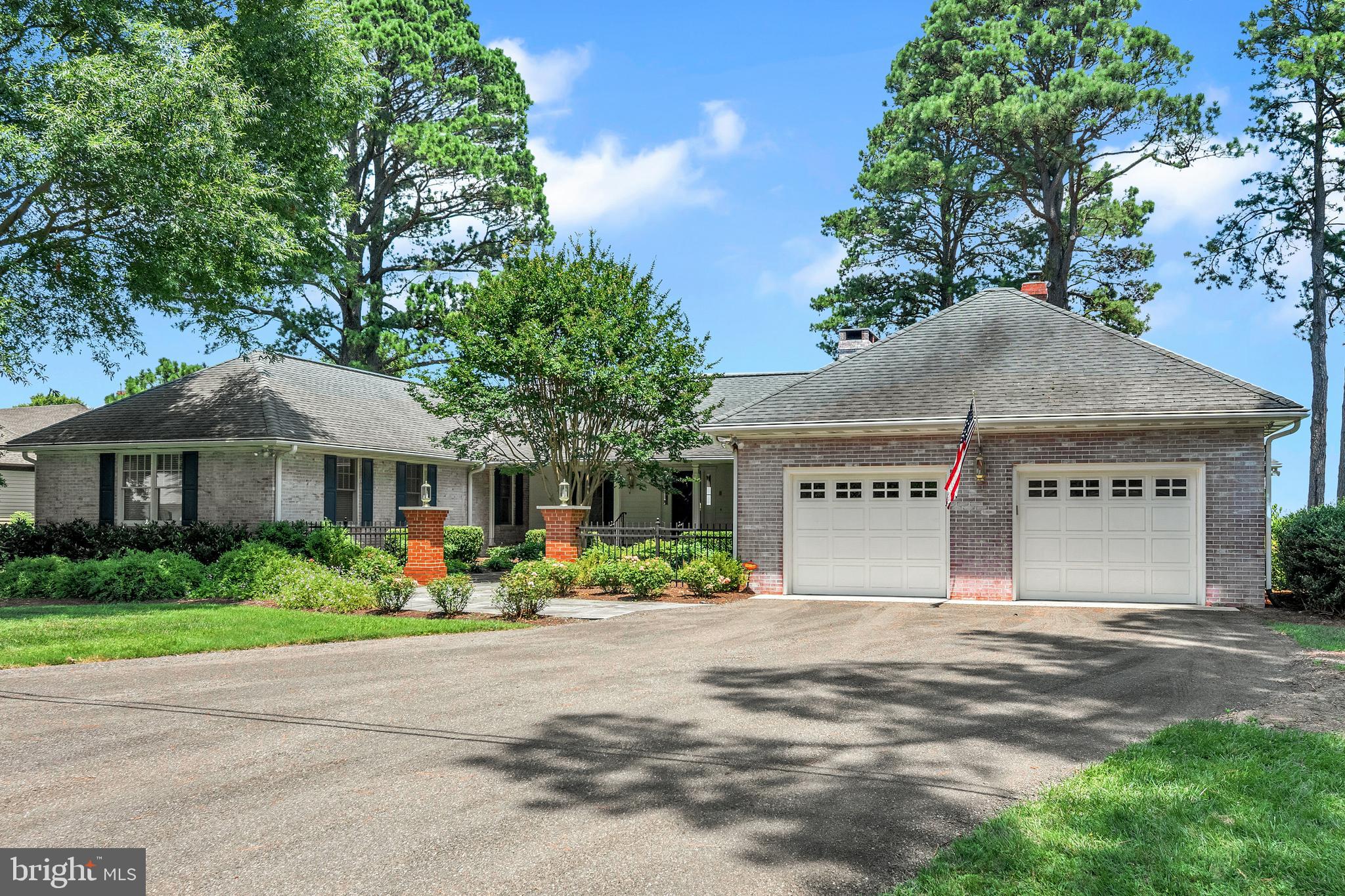 900 RIVERVIEW TERRACE