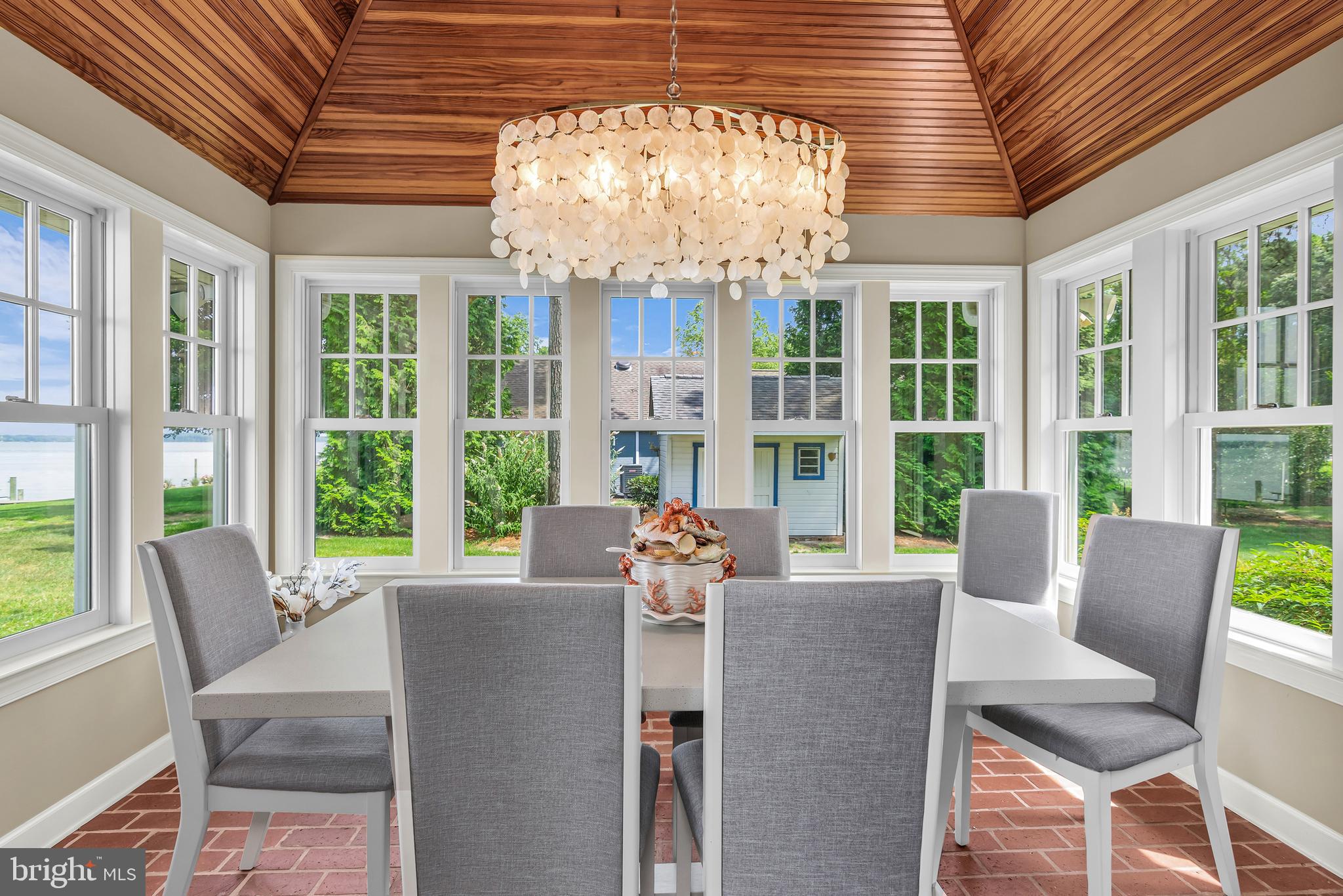 900 RIVERVIEW TERRACE