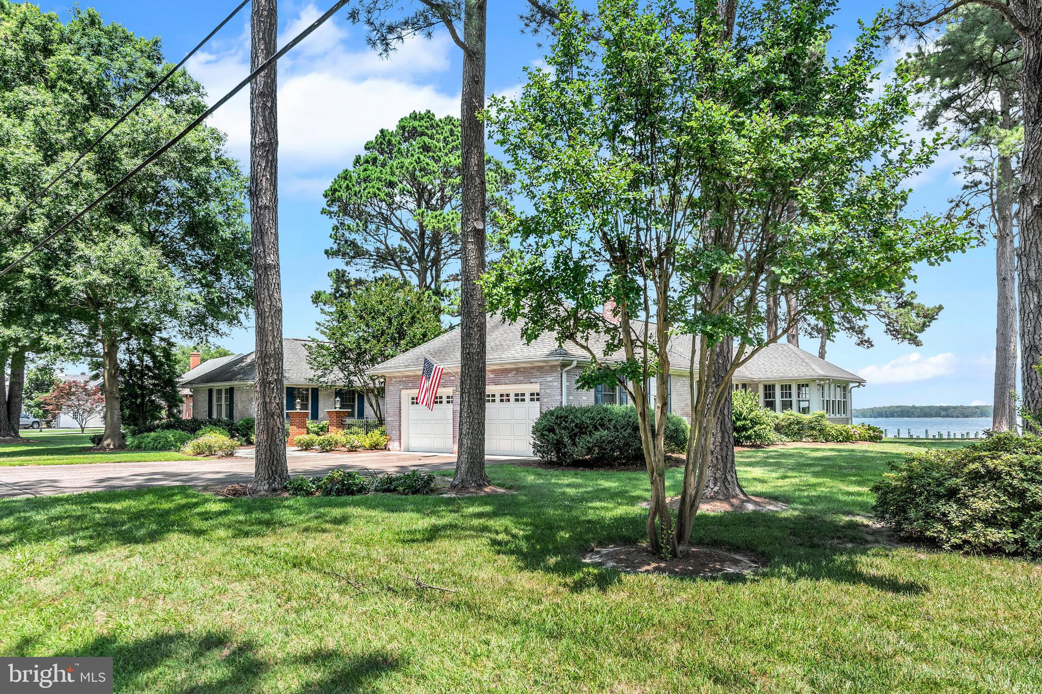 900 RIVERVIEW TERRACE