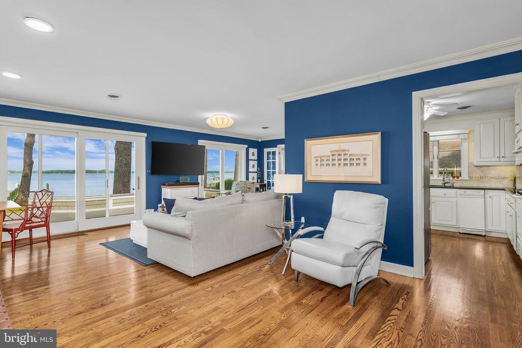 900 RIVERVIEW TERRACE