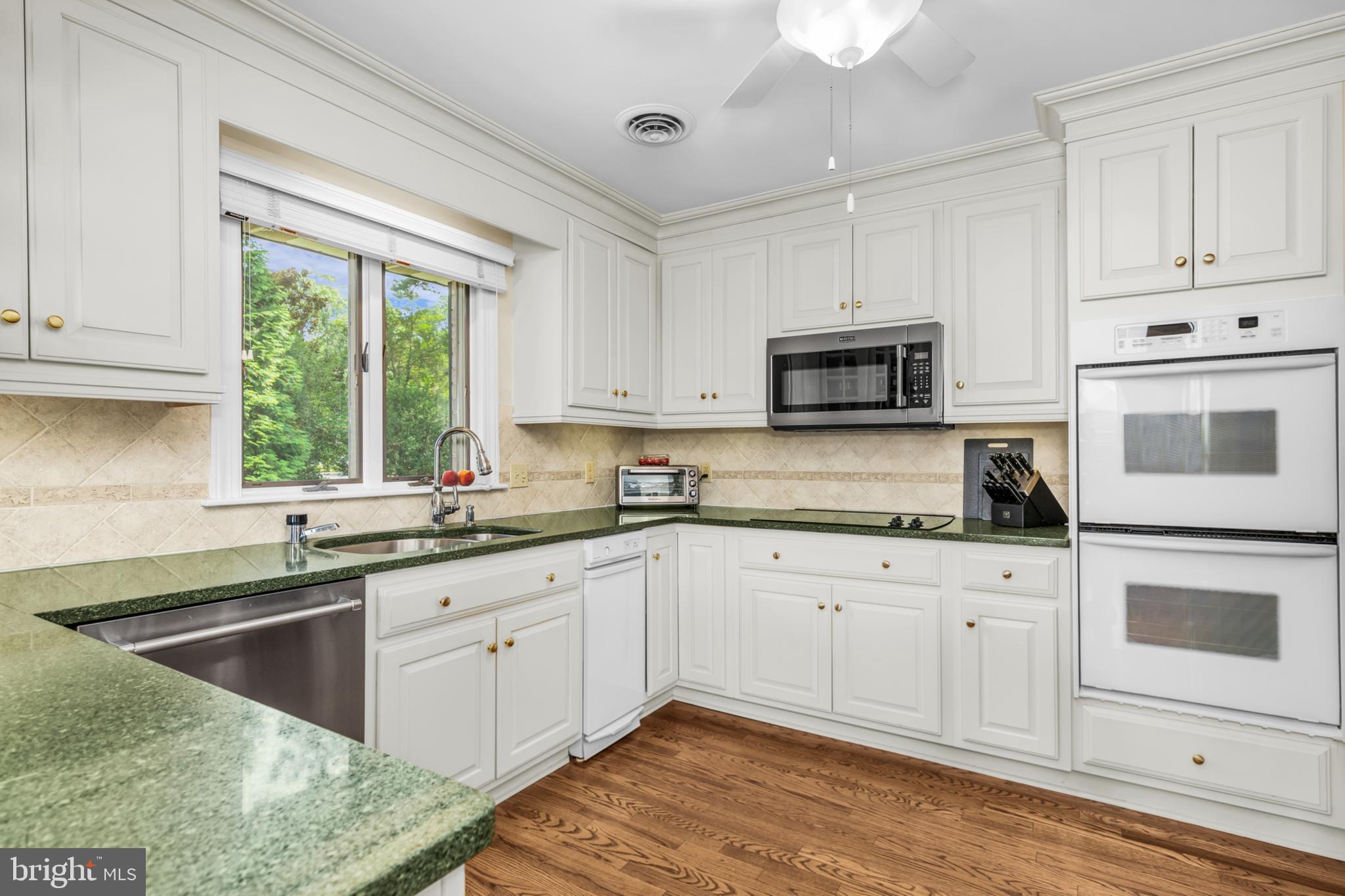 900 RIVERVIEW TERRACE