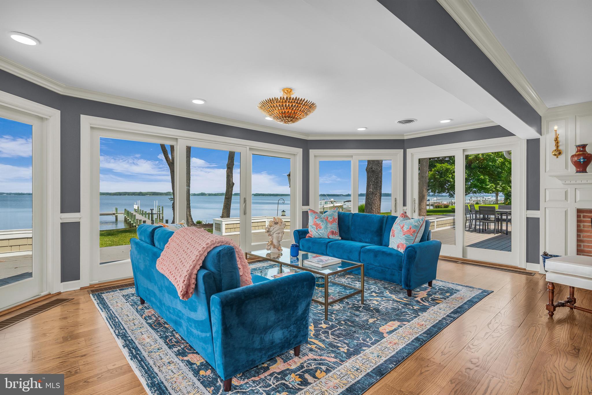 900 RIVERVIEW TERRACE