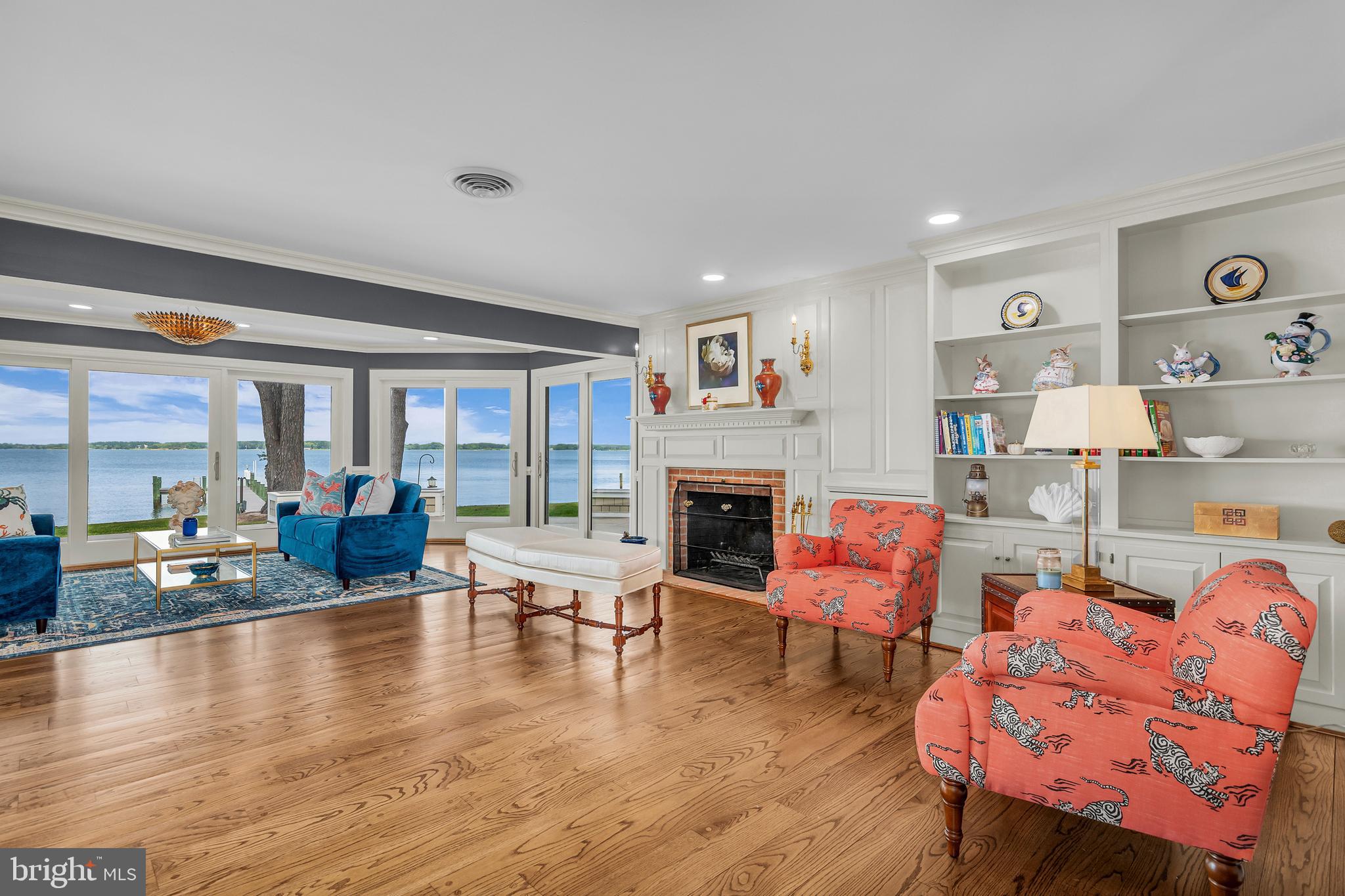 900 RIVERVIEW TERRACE