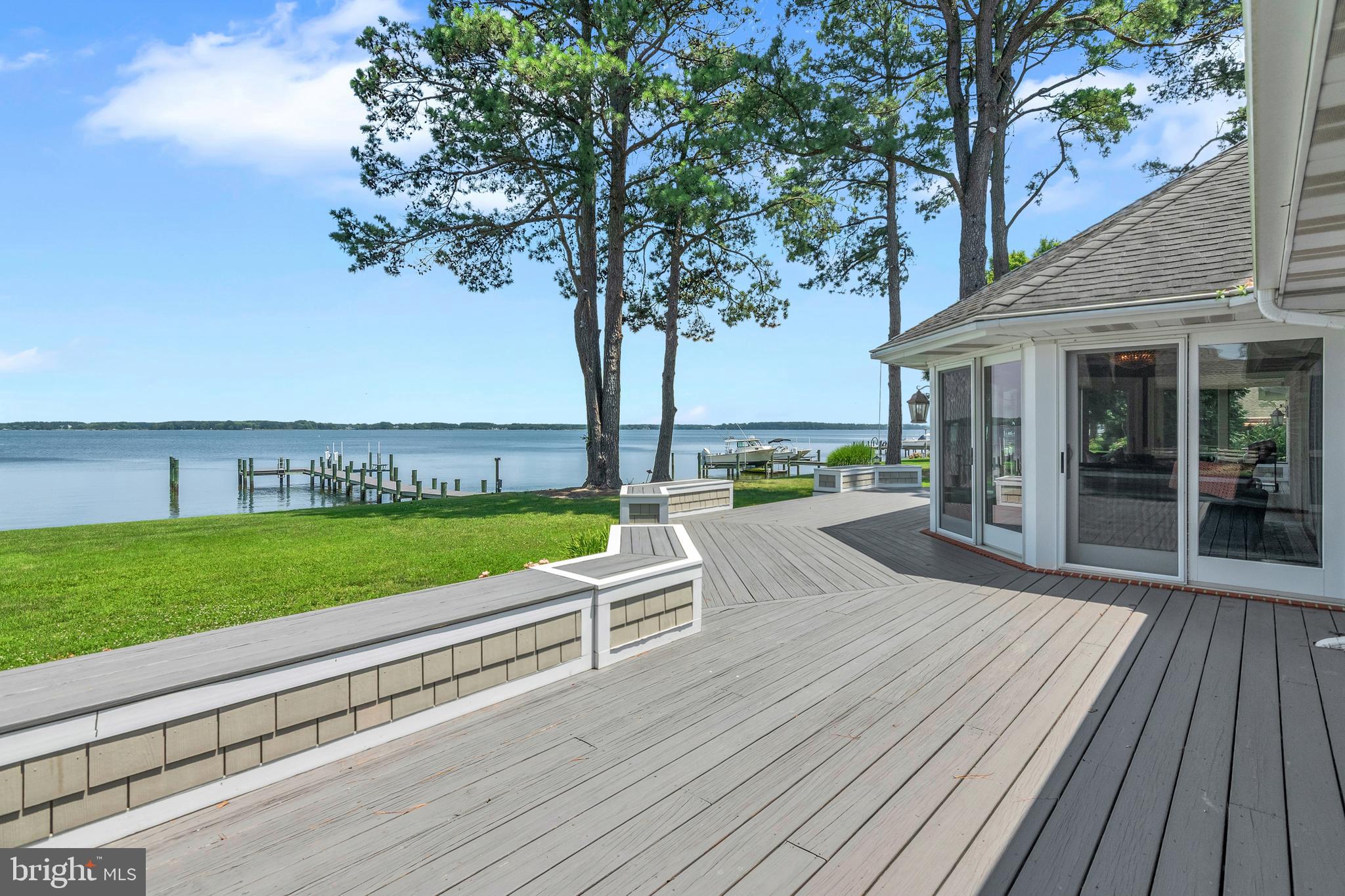 900 RIVERVIEW TERRACE