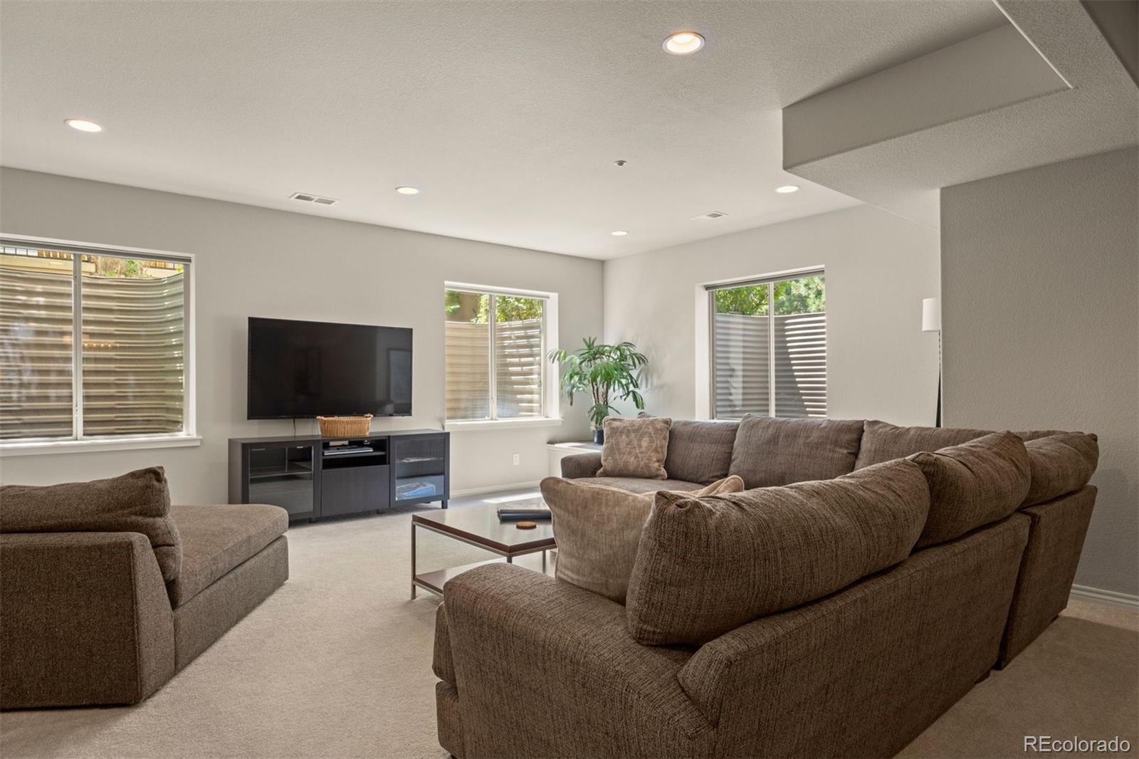 5009 Vermillion Court