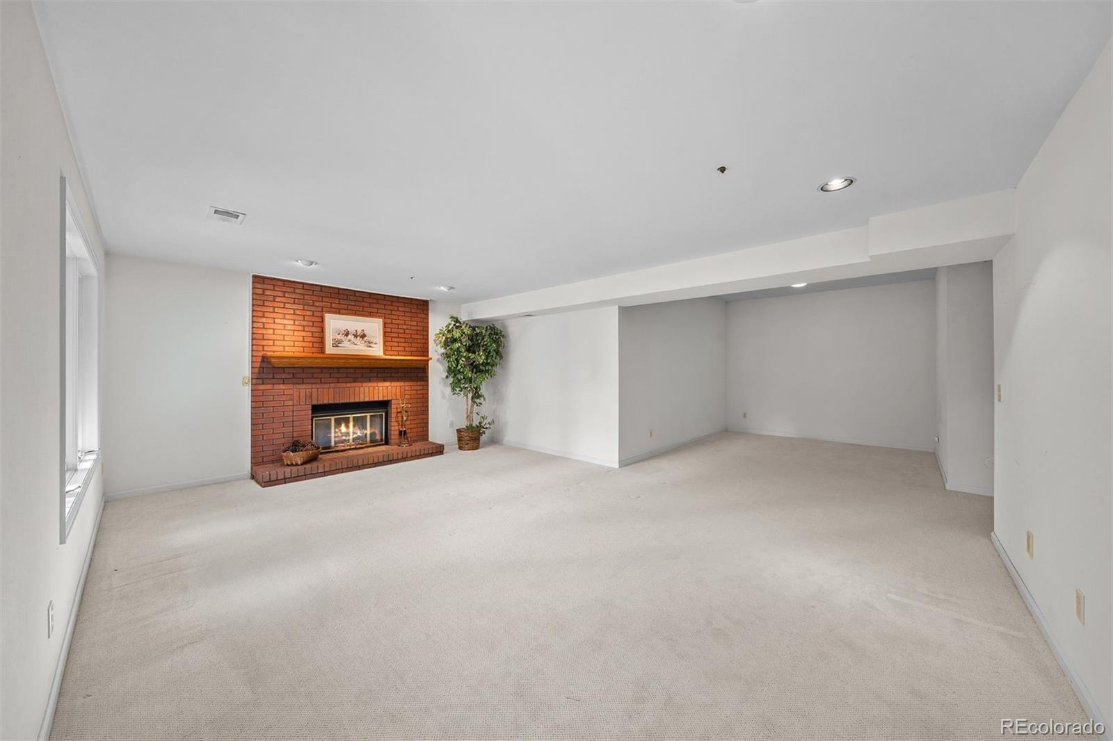 312 Quito Place