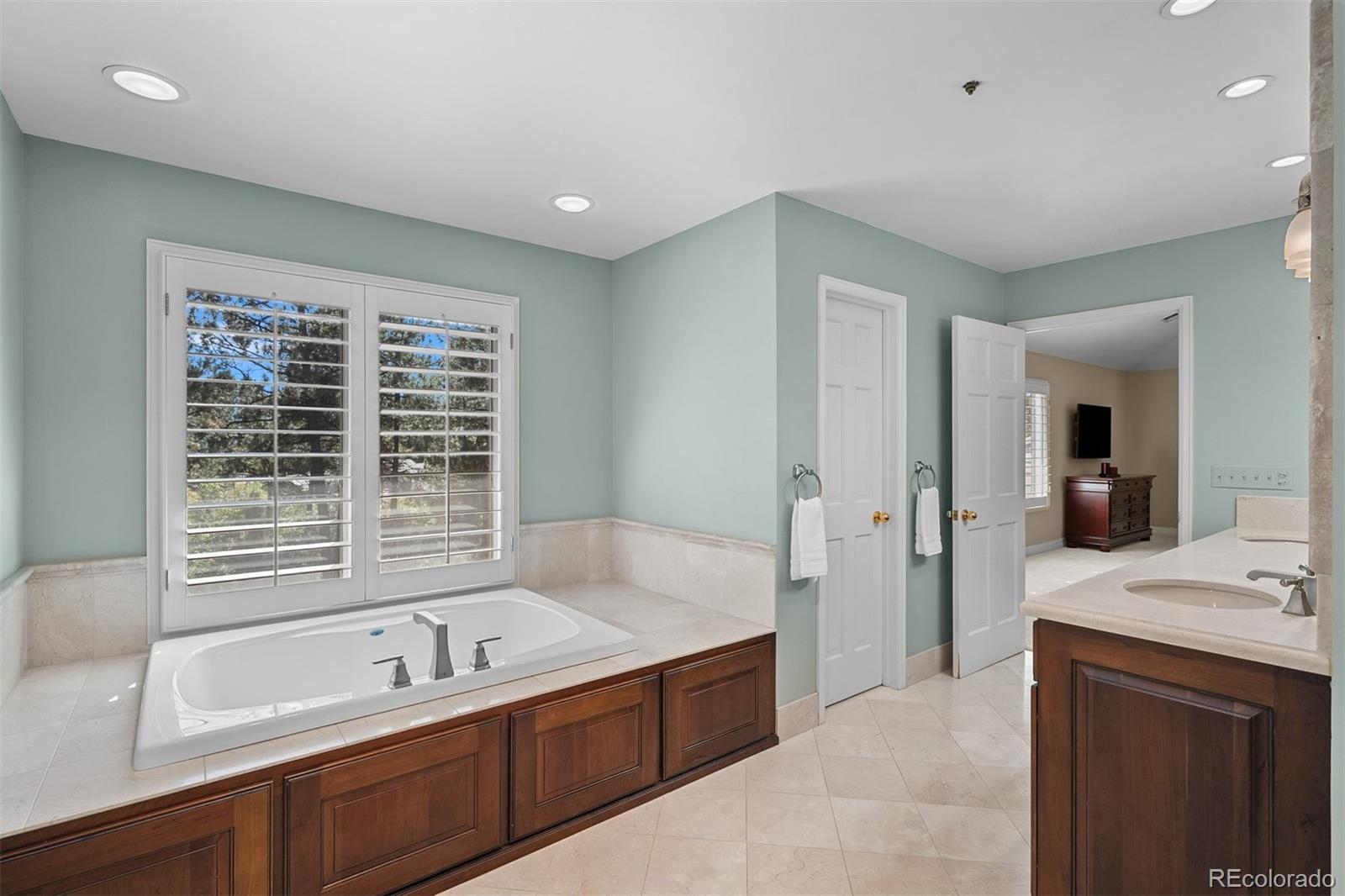 312 Quito Place