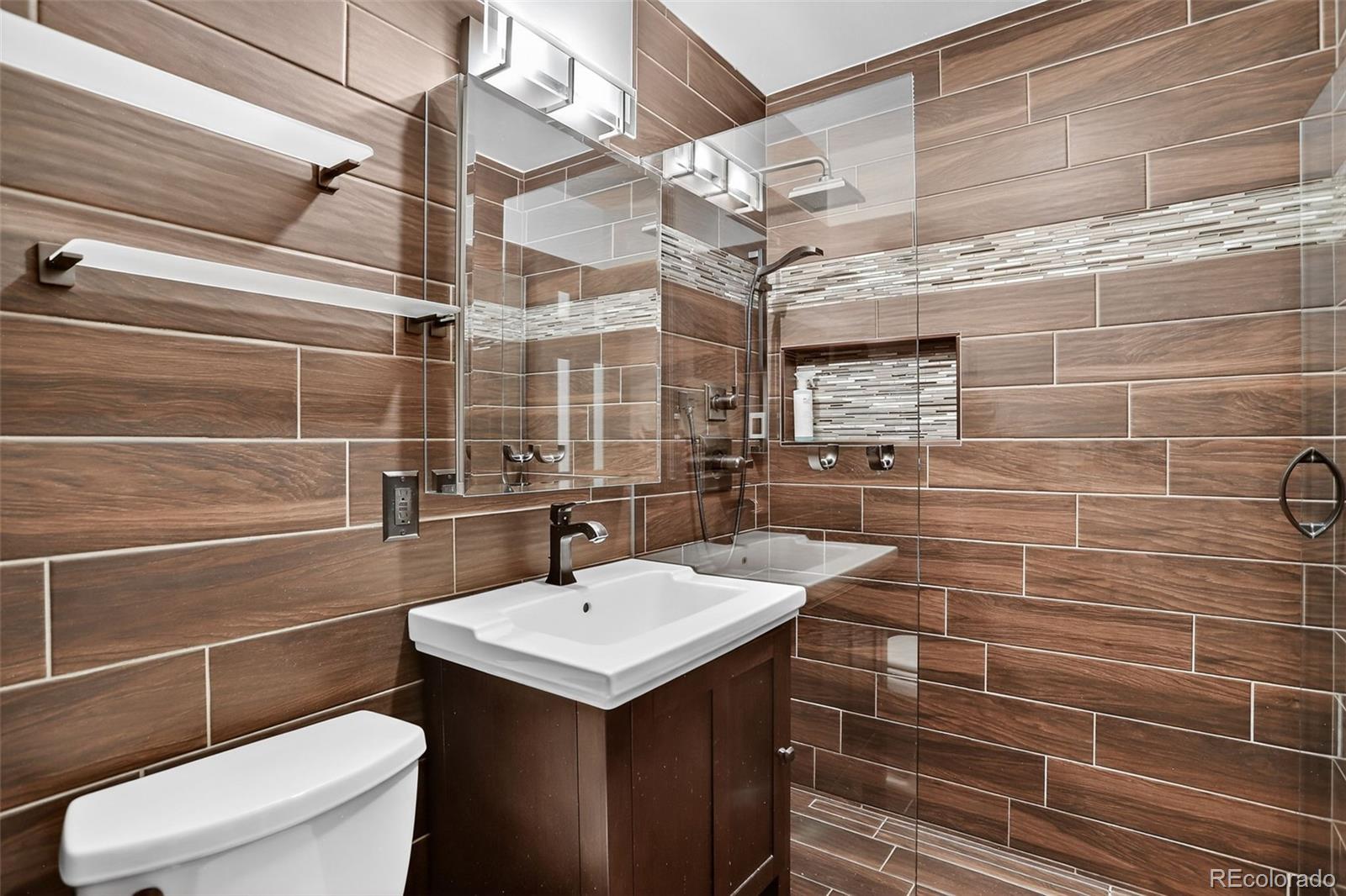 1040 W Stanford Place