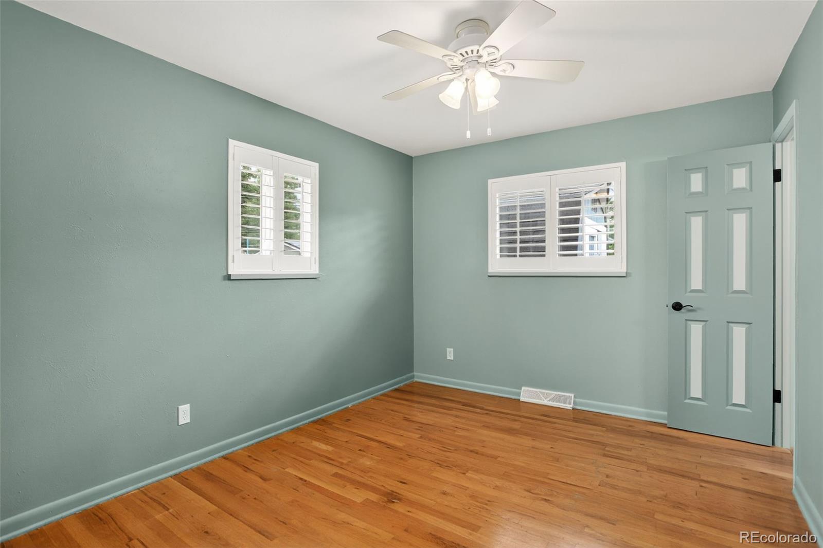 1040 W Stanford Place