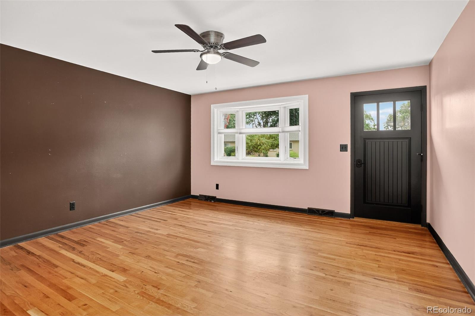 1040 W Stanford Place