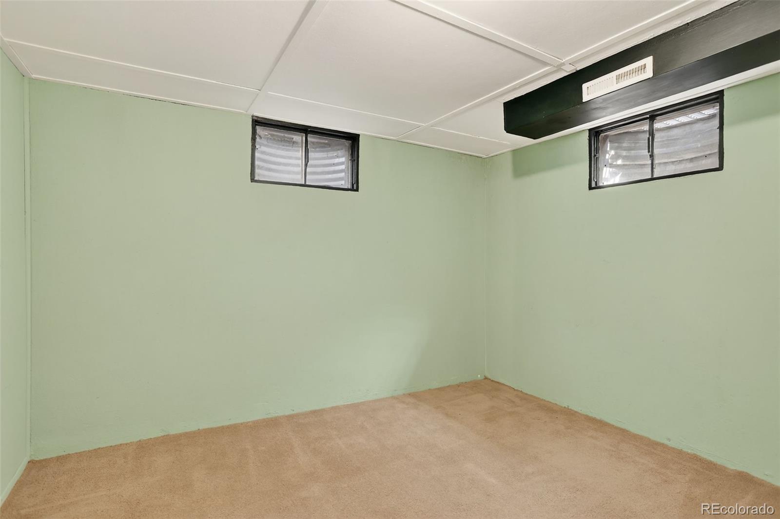 1040 W Stanford Place