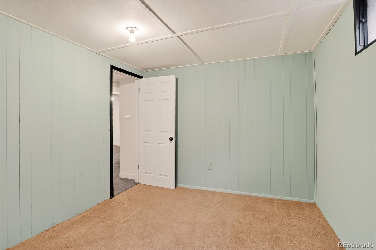 1040 W Stanford Place