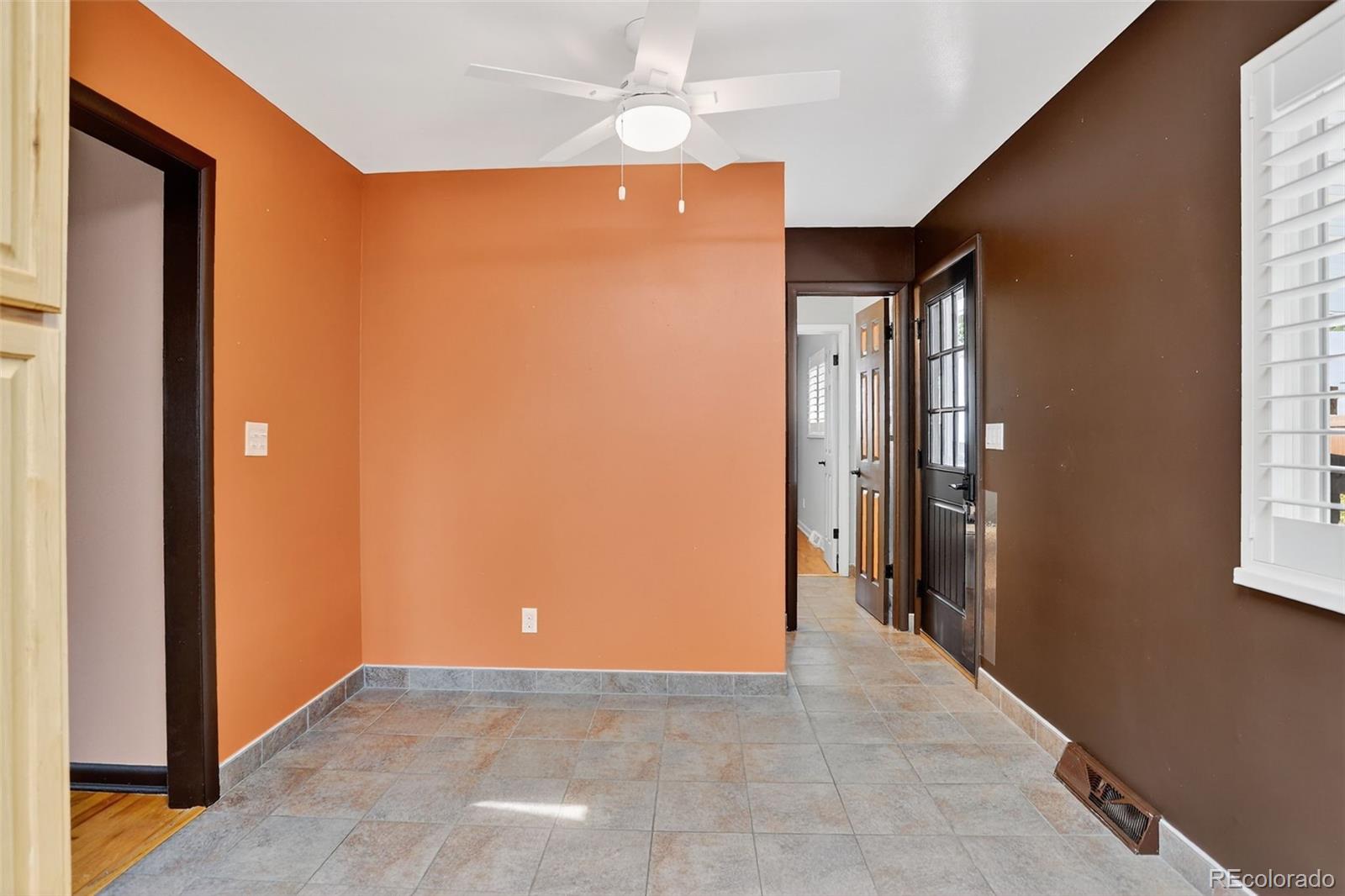 1040 W Stanford Place