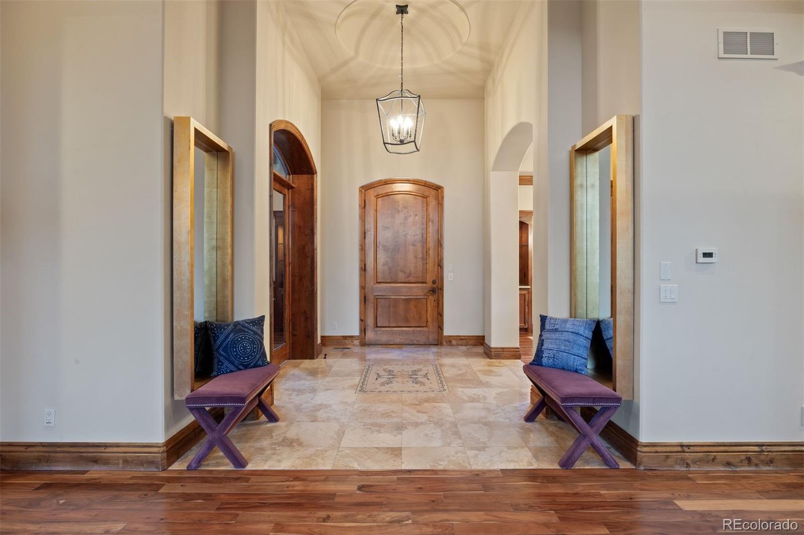 976 COUNTRY CLUB Parkway