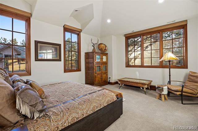 77 Comstock Place